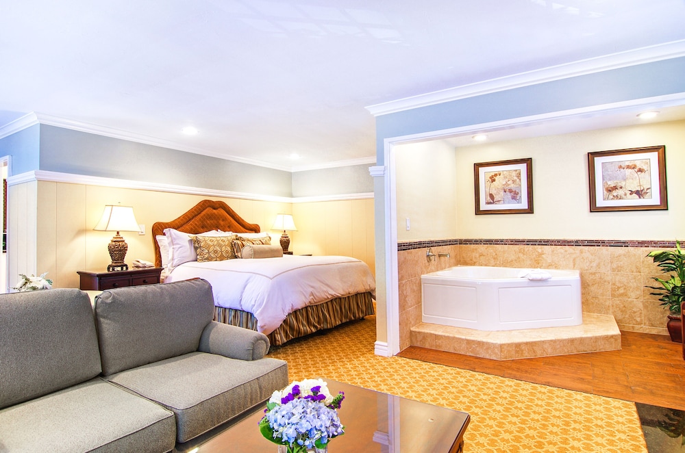 PREMIUM, SUITE, KING BED, JETTED TUB