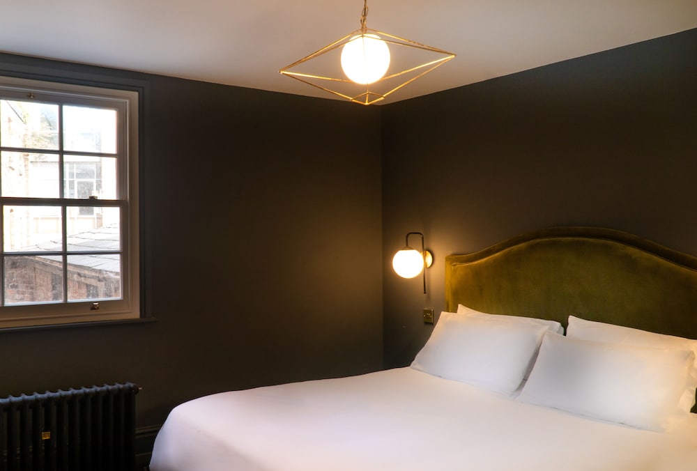 Lock & Key Hotel 65/69
