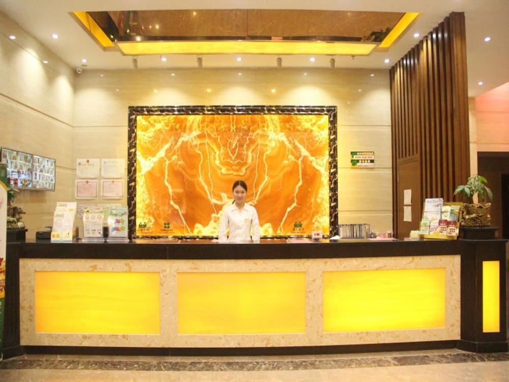 Greentree Inn Guangzhou Chimelong Paradise Yuangang Metro Station Hotel 1/26