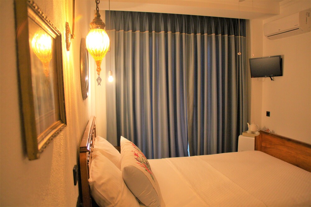 HOTEL GRAND AMPHORA 24/57