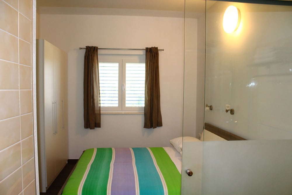 Gorgonia Apartments 20/50