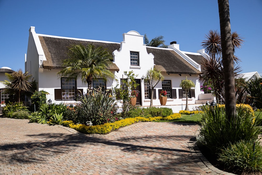 Cape Village Lodge 38/50