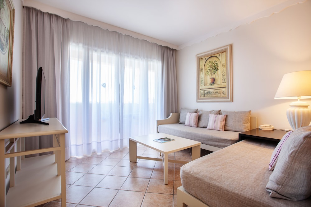 Grupotel Macarella Suites and Spa 14/51