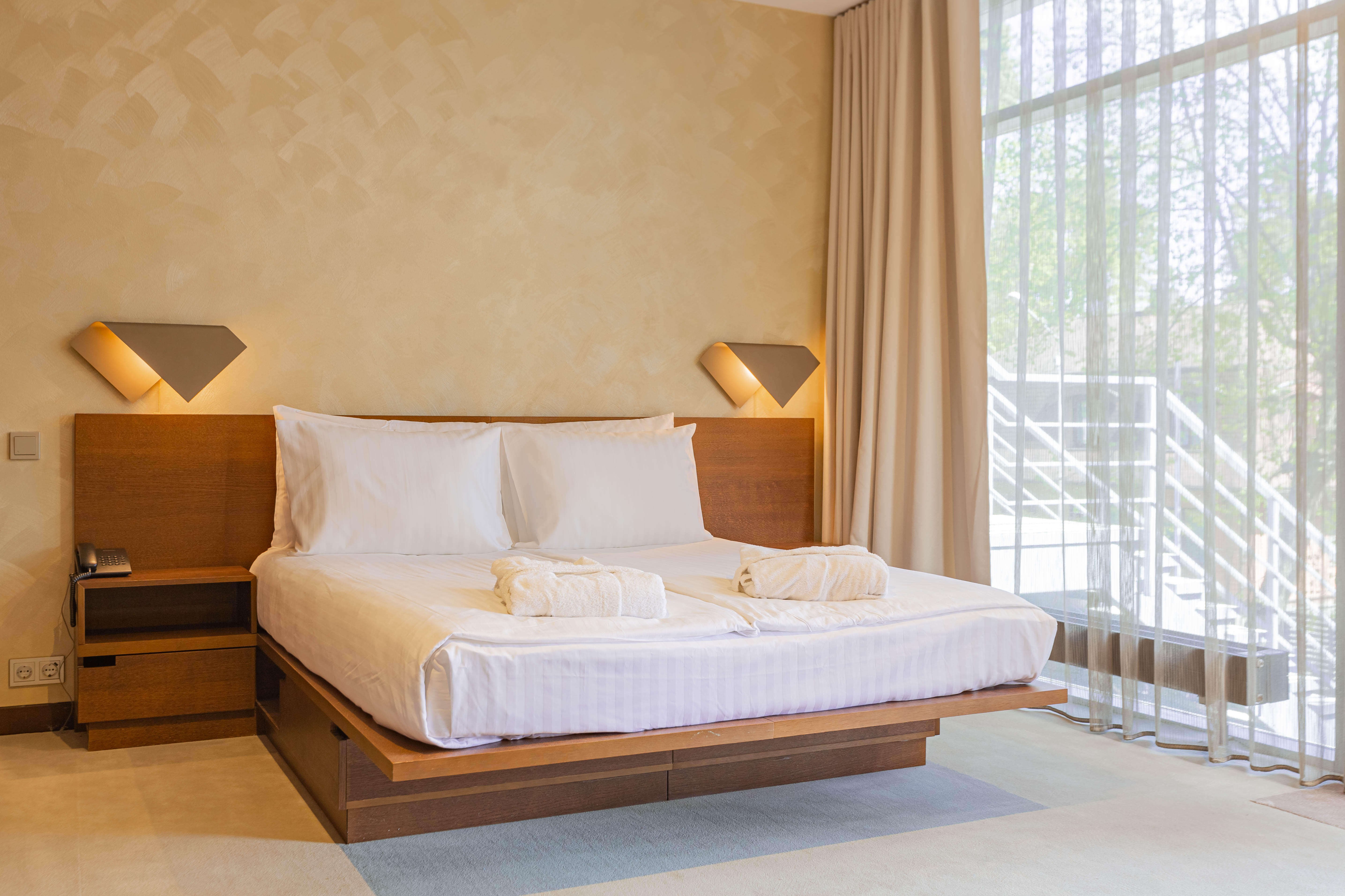 Deluxe, Double Bed