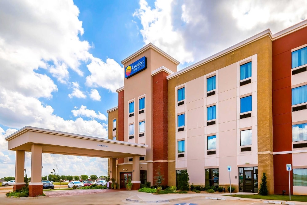 COMFORT INN & SUITES NEWCASTLE - OKLAHOMA CITY 1/47