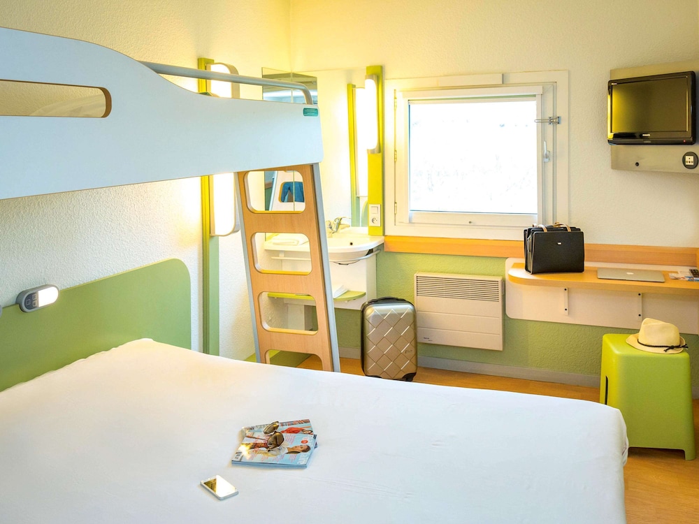 Ibis Budget Frejus Capitou A8 23/61