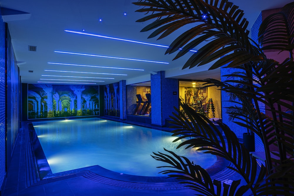 Demiray Hotel 25/50