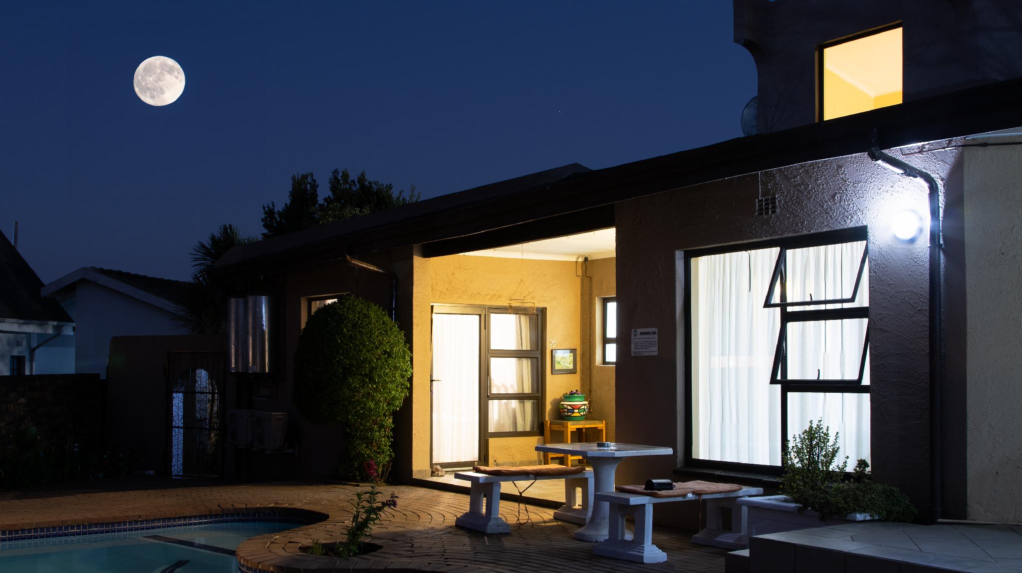 Woodpeckers Inn Guesthouse 3/37