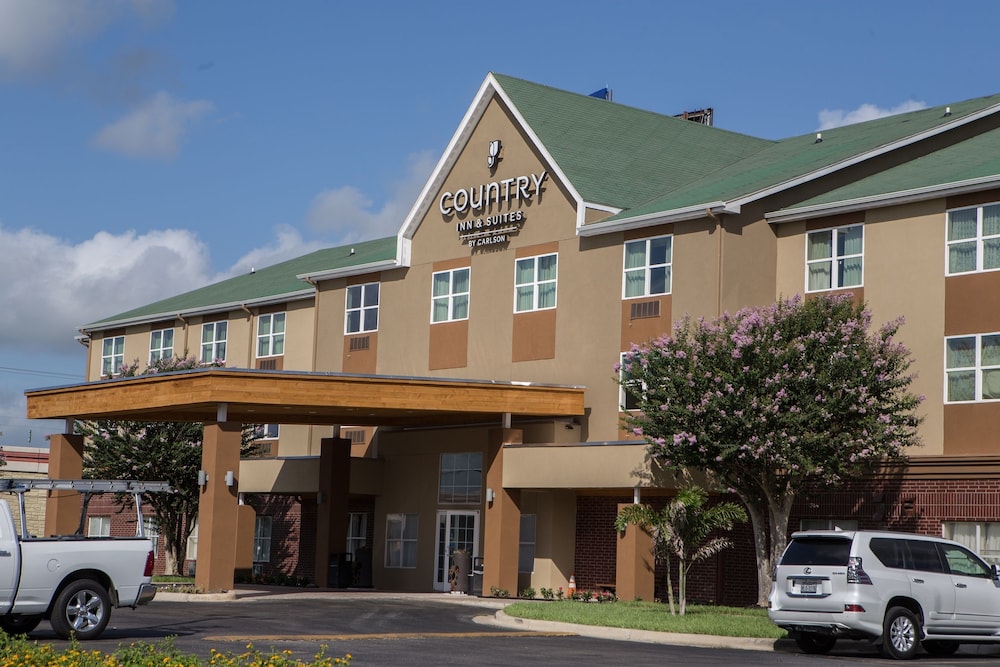 Country Inn & Suites by Radisson Harlingen, TX 64/67
