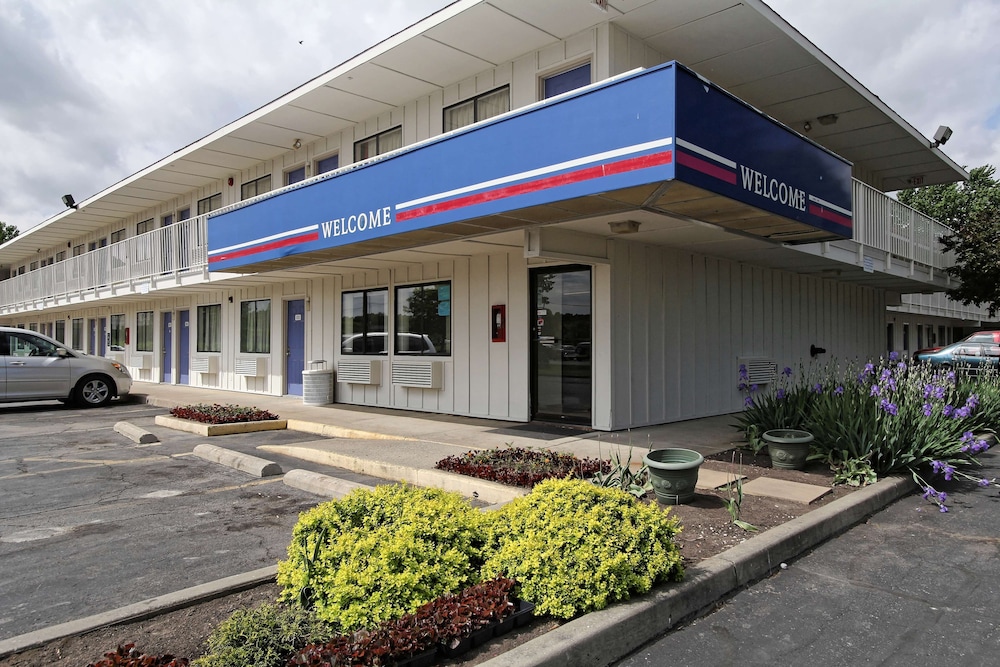Motel6 Amherst, OH - Cleveland West - Lorain in AMHERST - OH