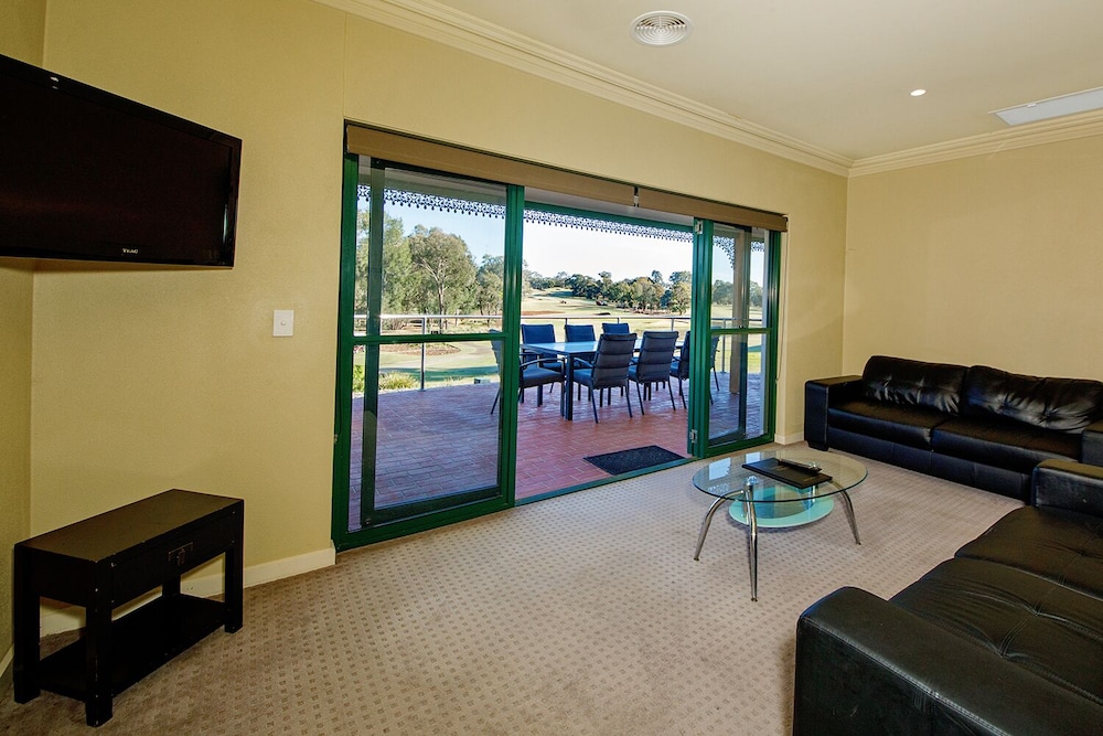 Yarrawonga Mulwala Golf Club Resort 42/86