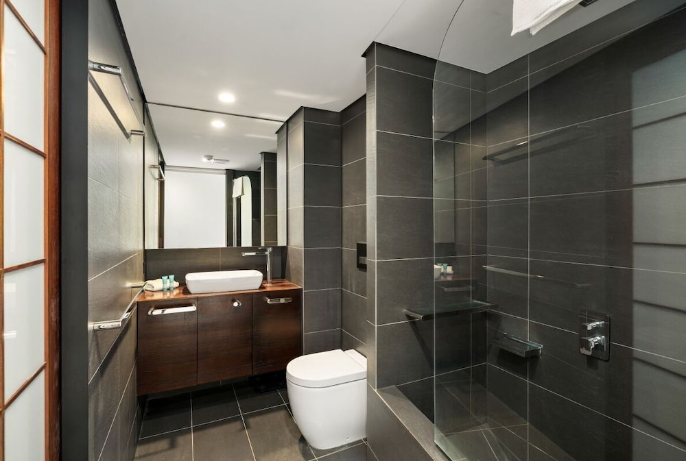 Burleigh Beach Tower 48/49