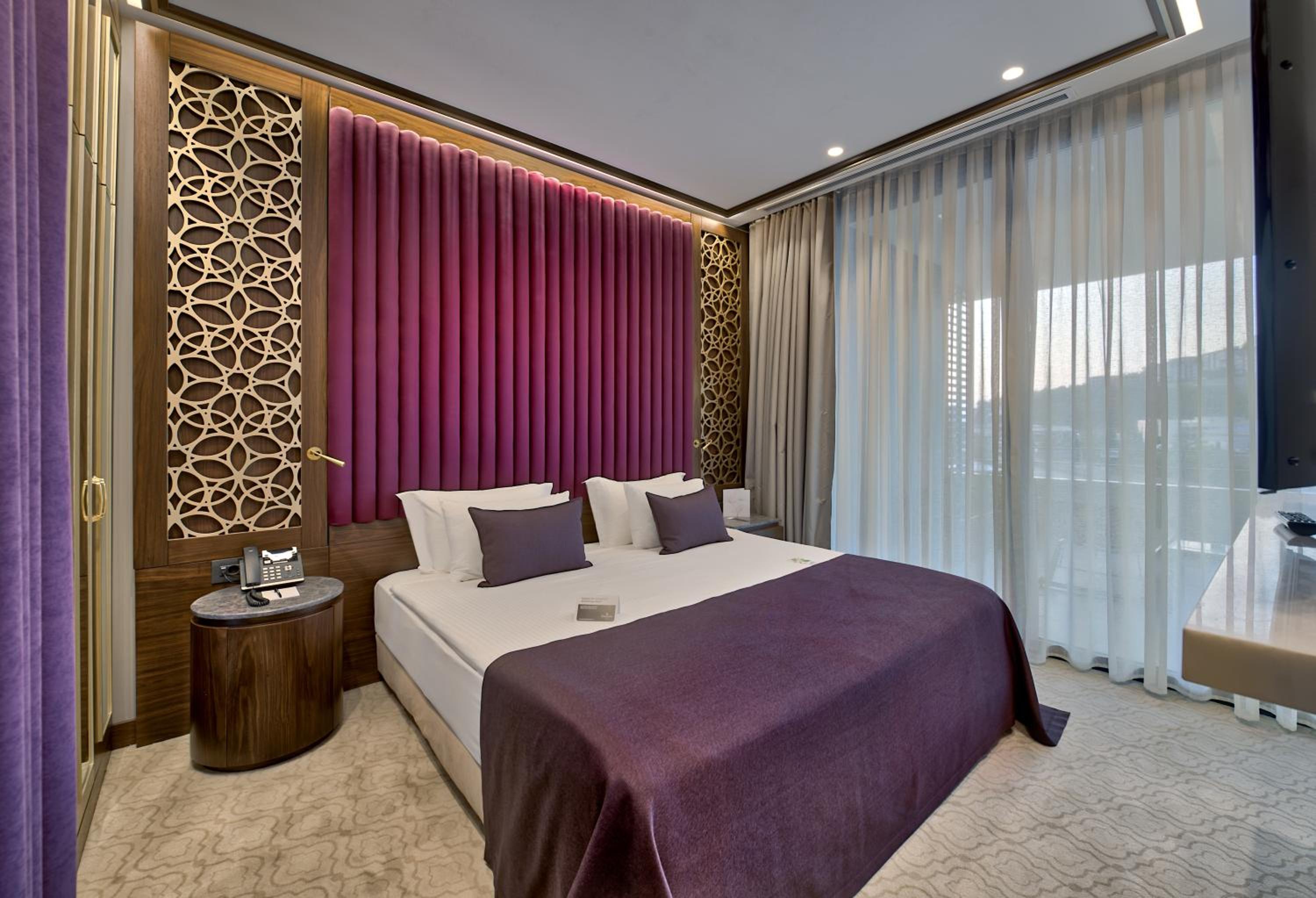Honeymoon, Gold, Suite, City View