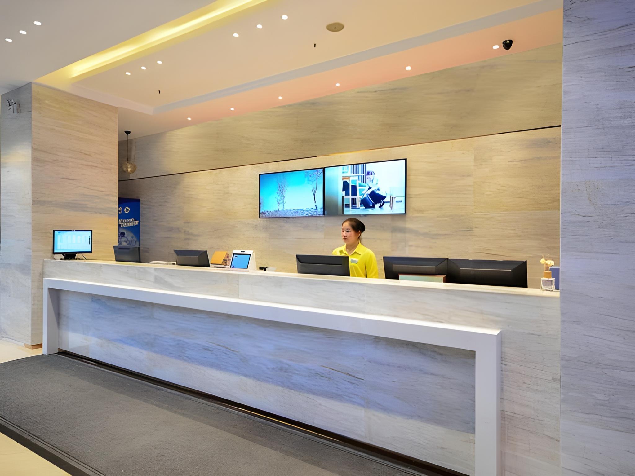 City Comfort Inn(Wuhan Caician Square Branch) 12/54