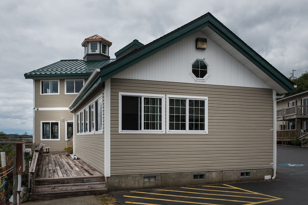 The Ketch Inn and Marina 1/65