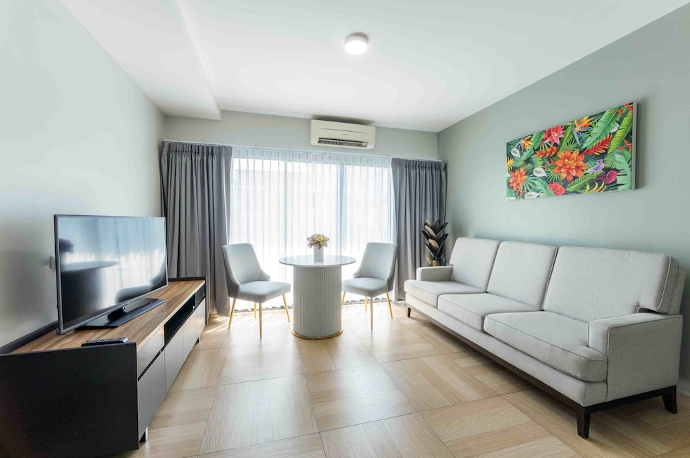 CHIVA BANGKOK HOTEL 44/58