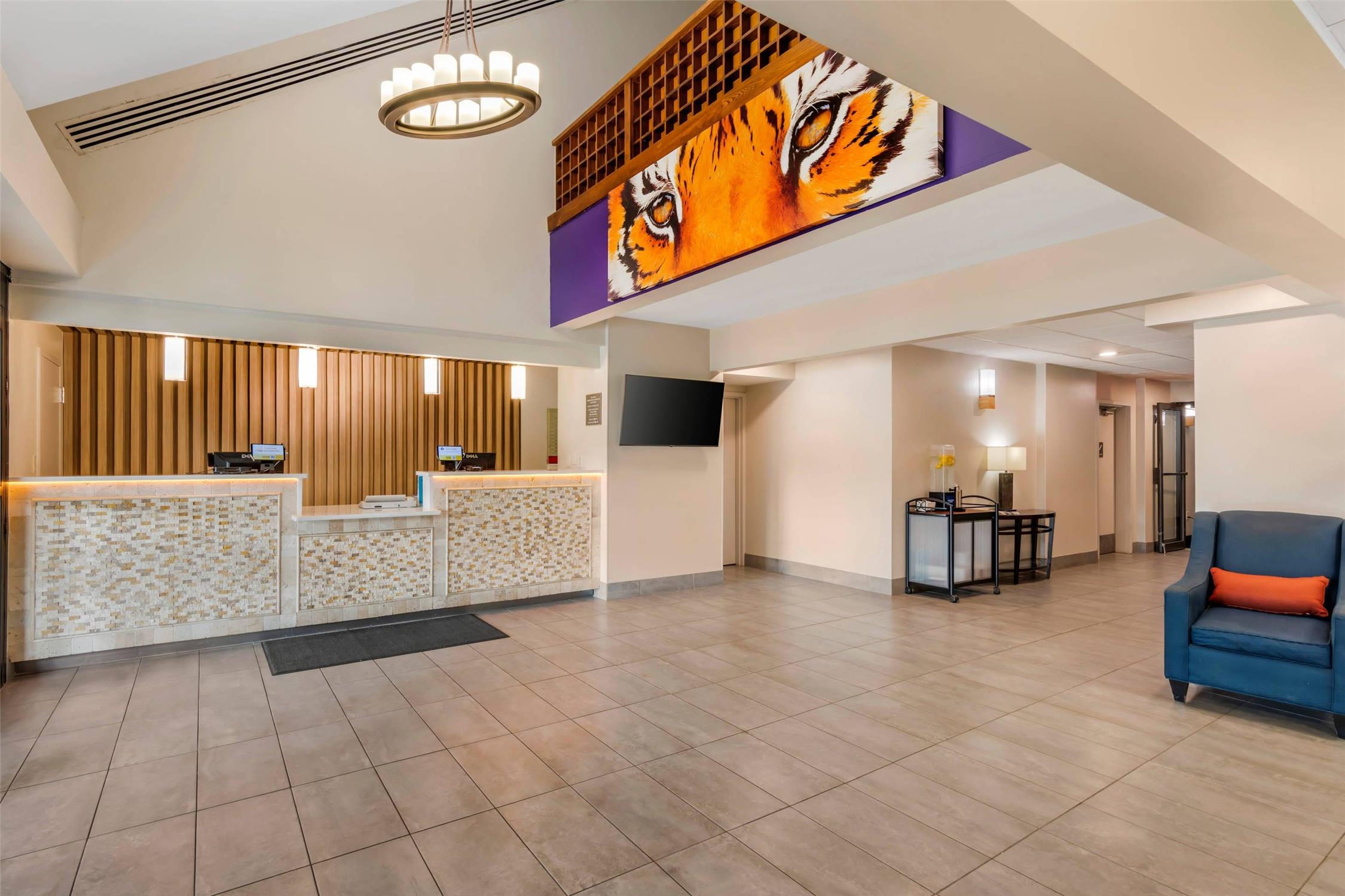 Comfort Inn & Suites Clemson - University Area 7/49