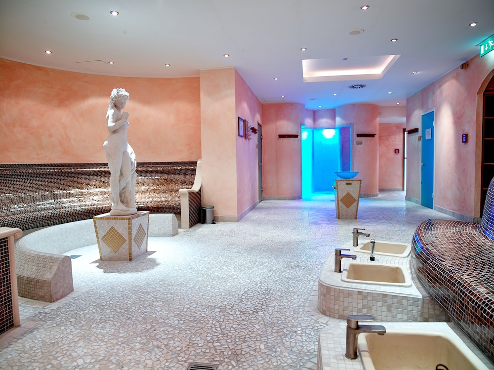 Cliff Hotel Rugen Resort Spa 4/72