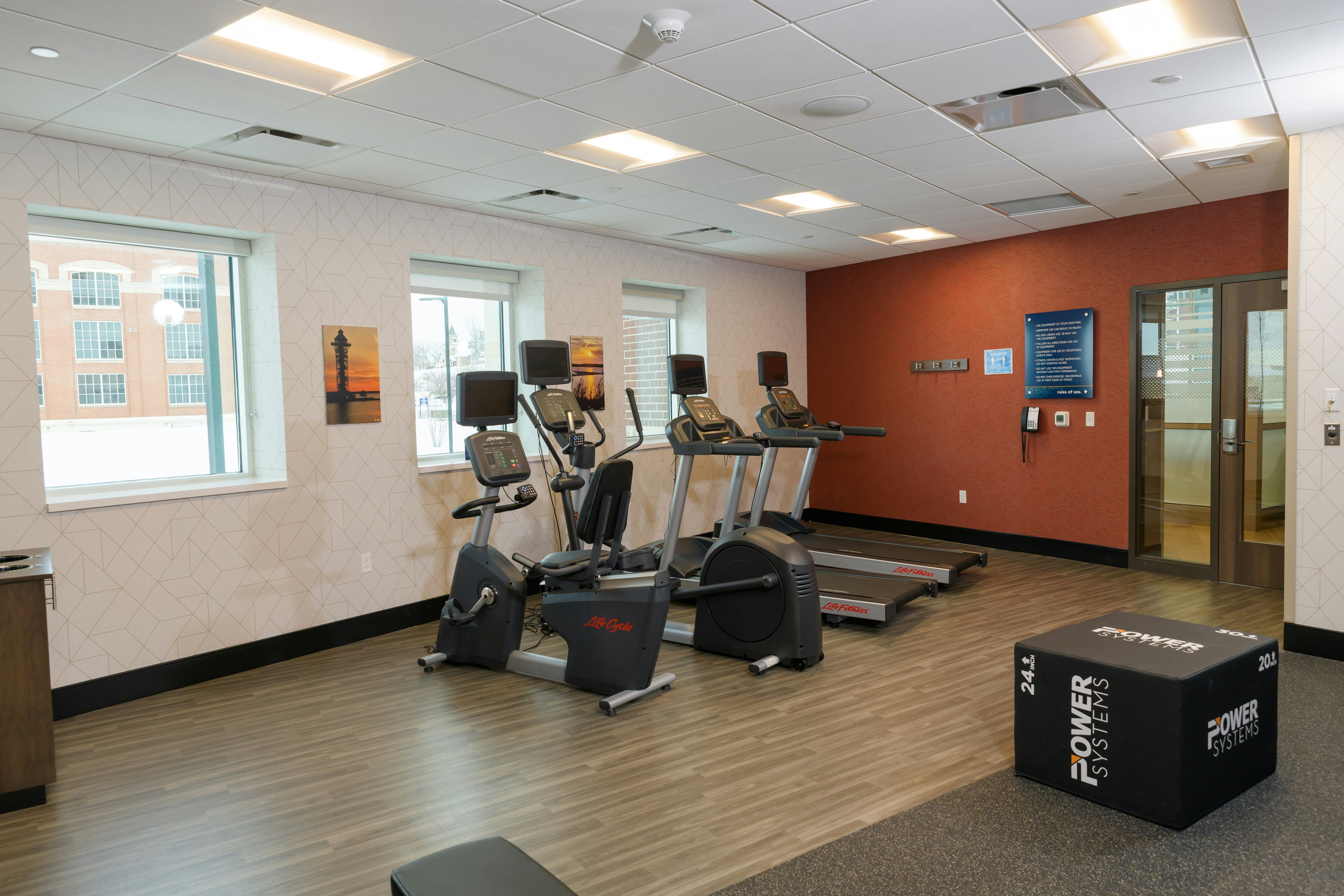 Hampton Inn & Suites Erie Bayfront 41/54