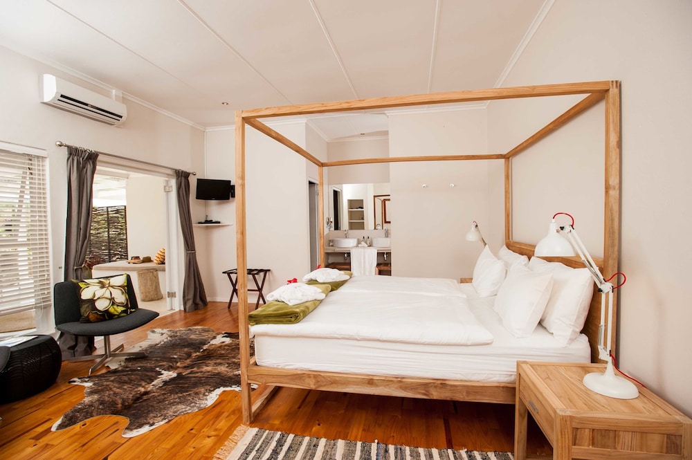 غرفة بسرير كينج