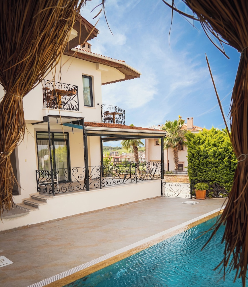 Cunda Dalyan Otel 42/49