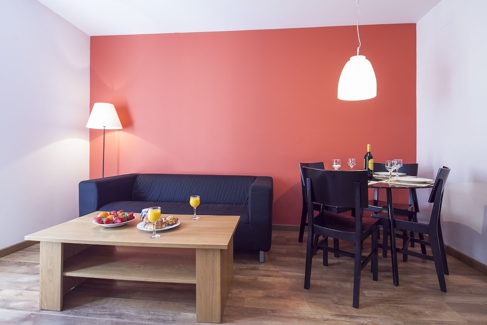 Inside Barcelona Apartments Sants 83/99