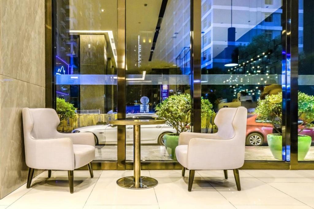 City Comfort Inn (Maoming High Speed Railway Station Wenming Road) 46/57