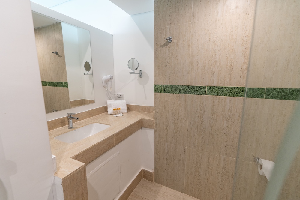 Hotel Cartagena Dubai 50/50