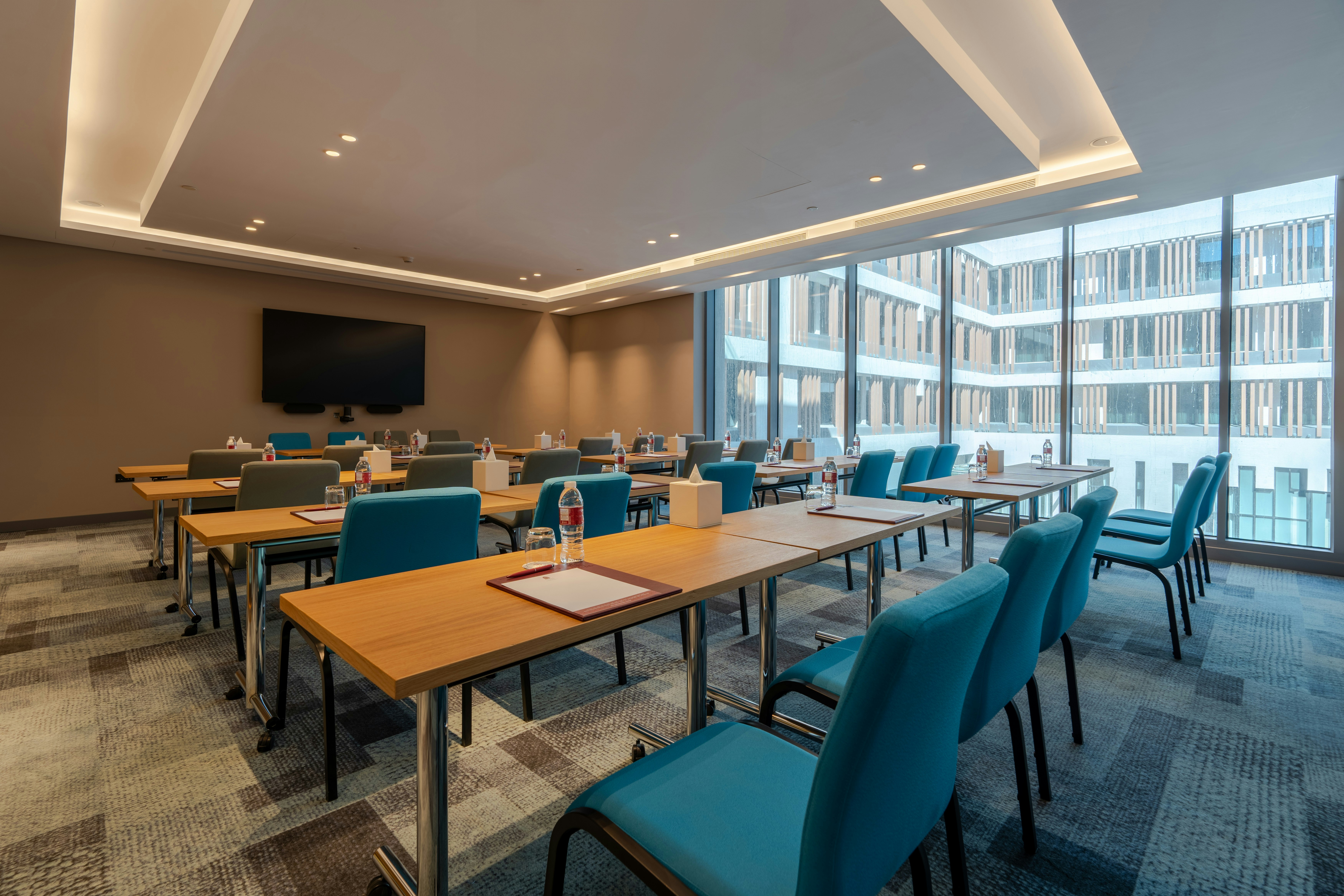 West Walk Retaj Hotel 51/58