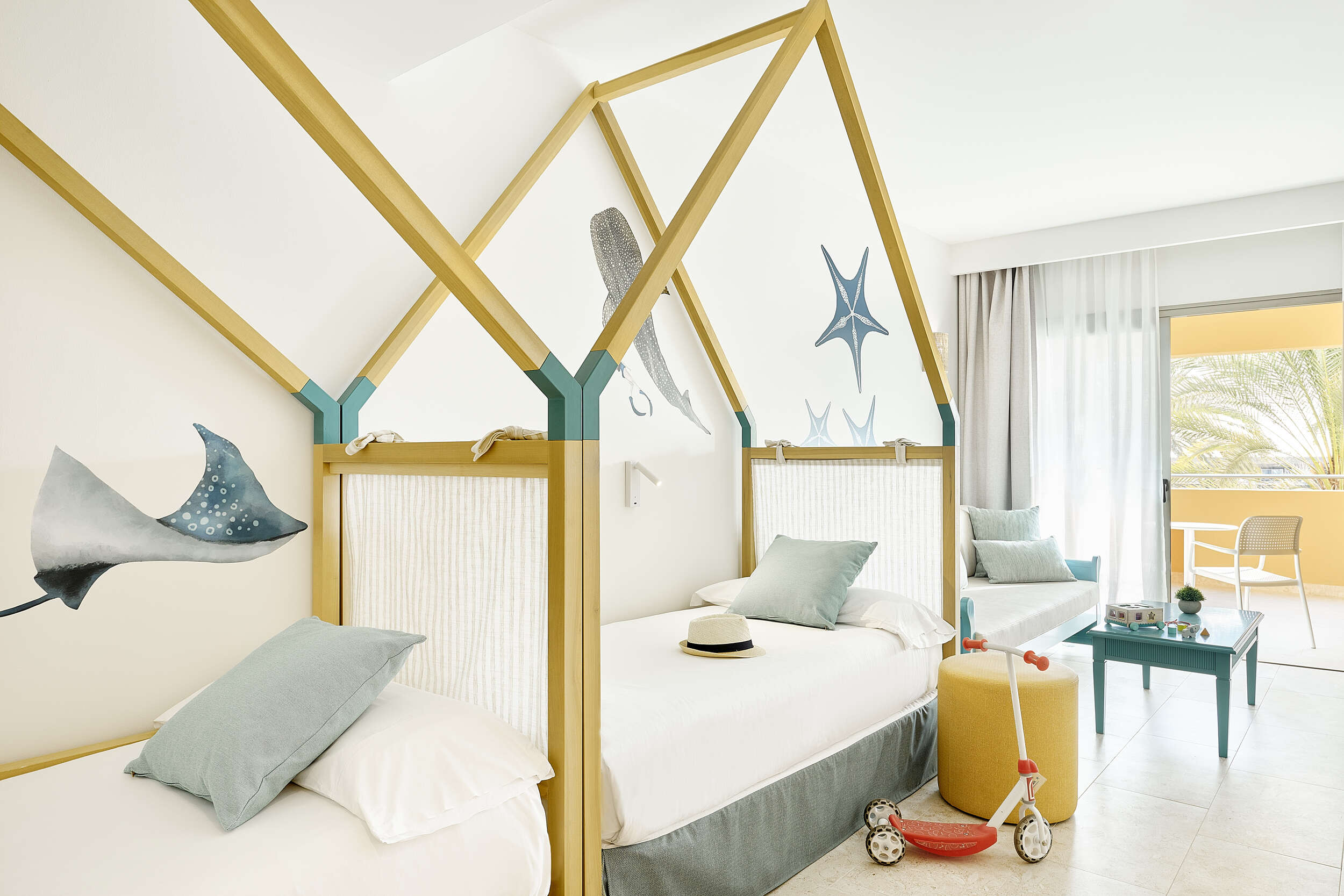 Family Suite, Single, Side Sea View