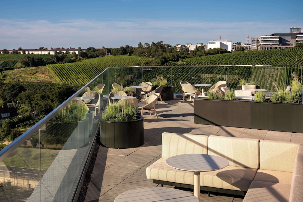 Radisson Blu Hotel at Porsche Design Tower Stuttgart 46/50