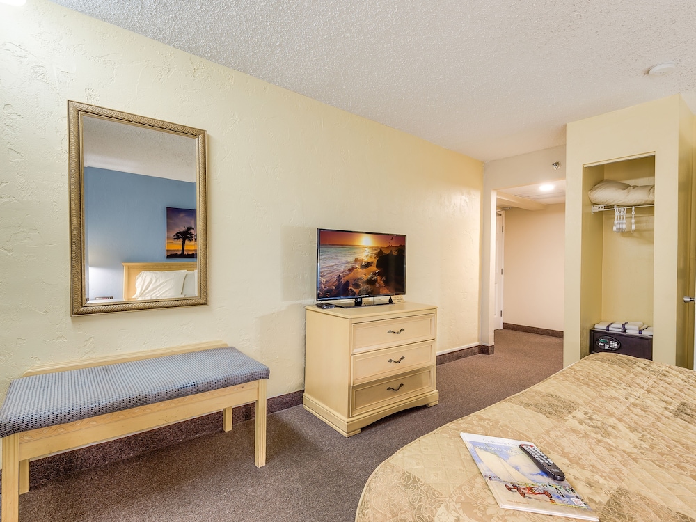 Beachside Hotel 46/60
