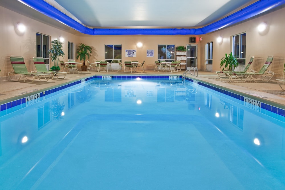 Holiday Inn Express Hotel And Suites Greenville I 85 Woodruff Rd 5/72
