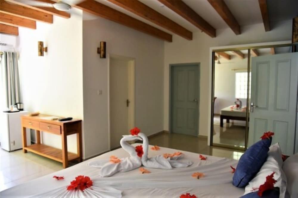 La Modestie Villa 14/50