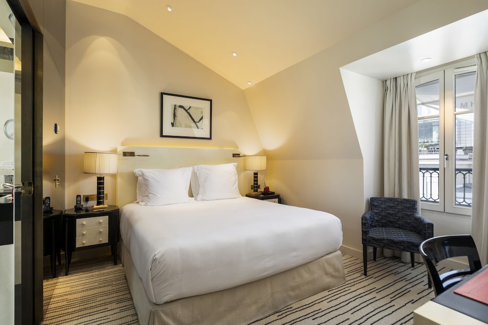 DELUXE, KING BED, CITY VIEW