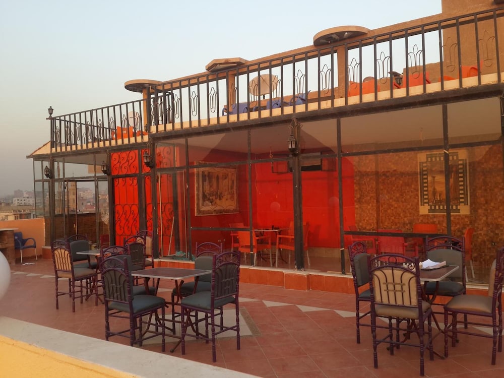 Pyramids Plateau Hotel 31/41