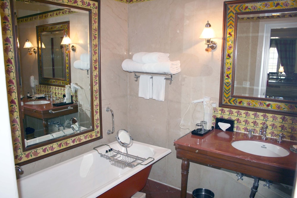 The Lalit Grand Palace 67/68