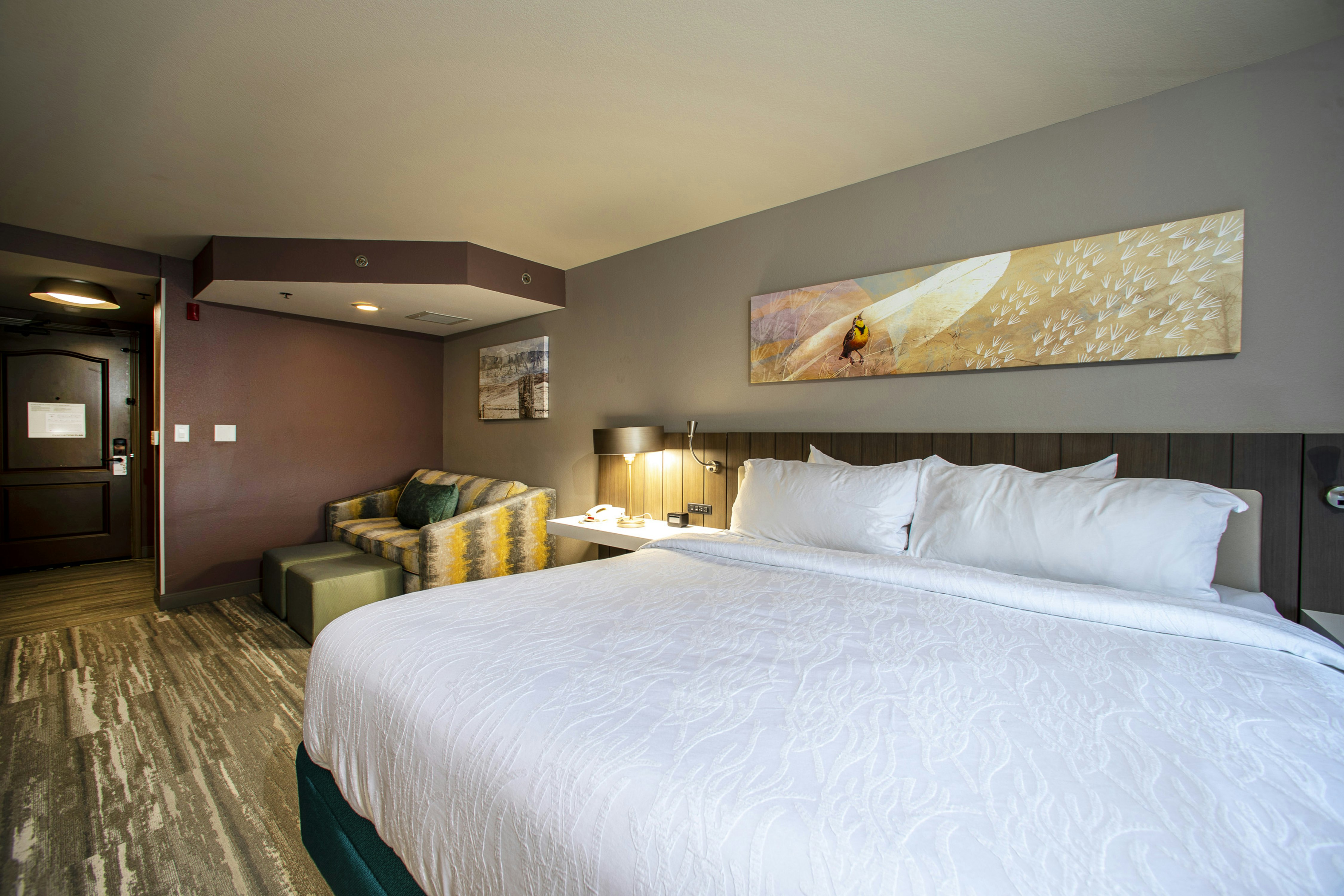 DELUXE, KING BED, SOFA