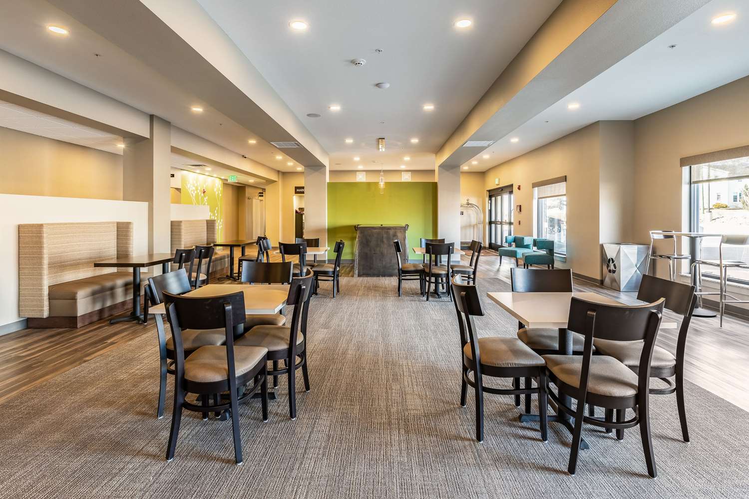 Sleep Inn & Suites Mt. Hope near Auction & Event Center 30/37