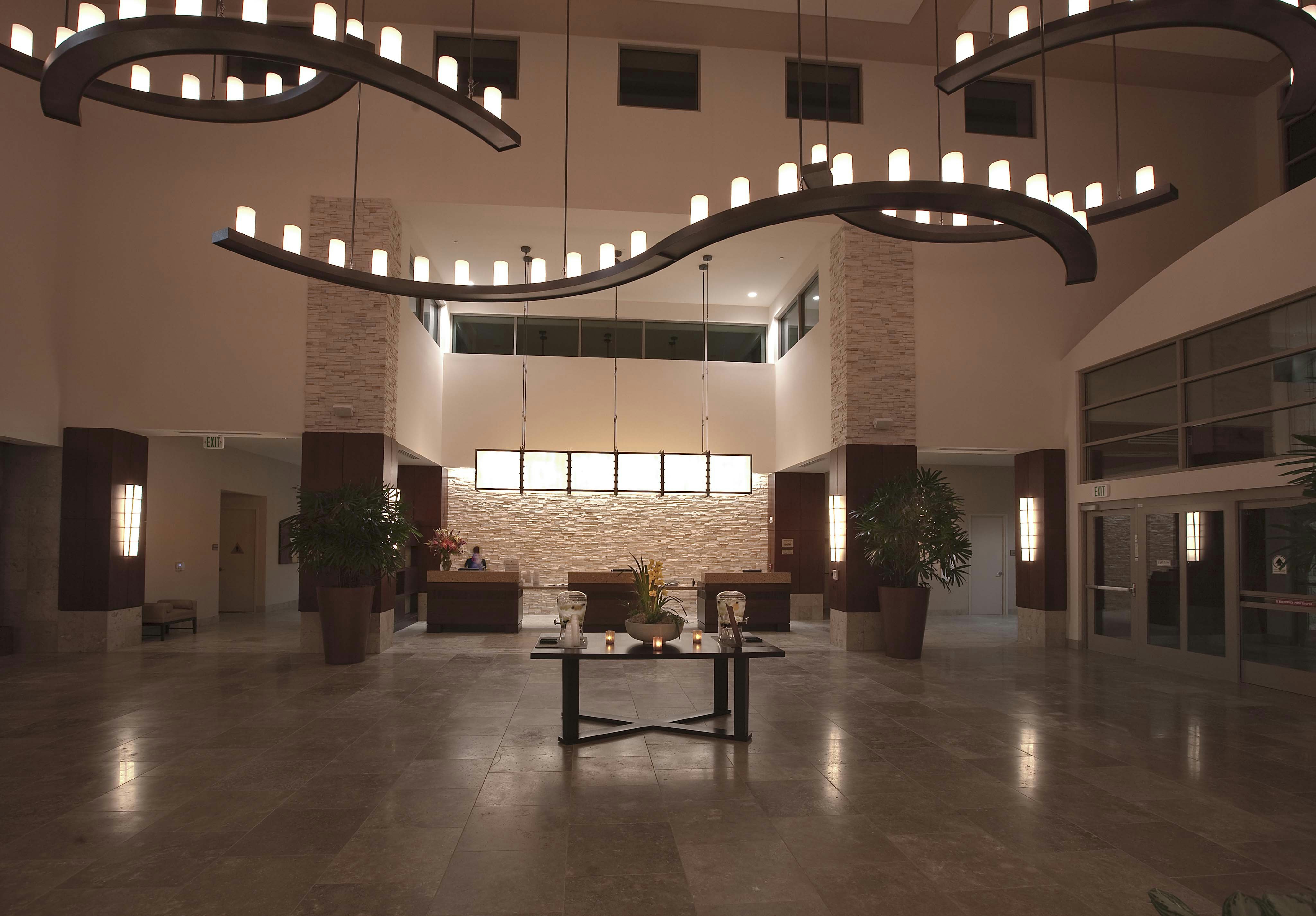 Embassy Suites Palmdale 33/63