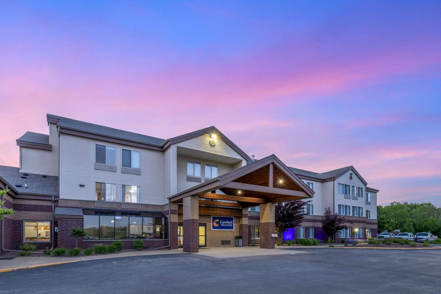 Comfort Inn & Suites New Lisbon 3/18