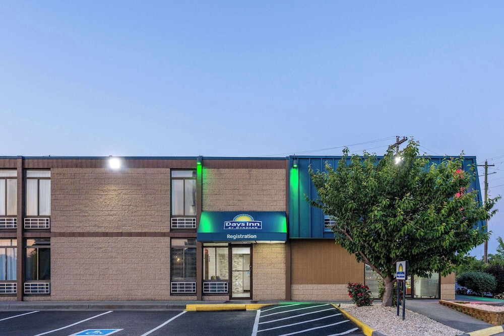 Days Inn by Wyndham Winchester North 4/57