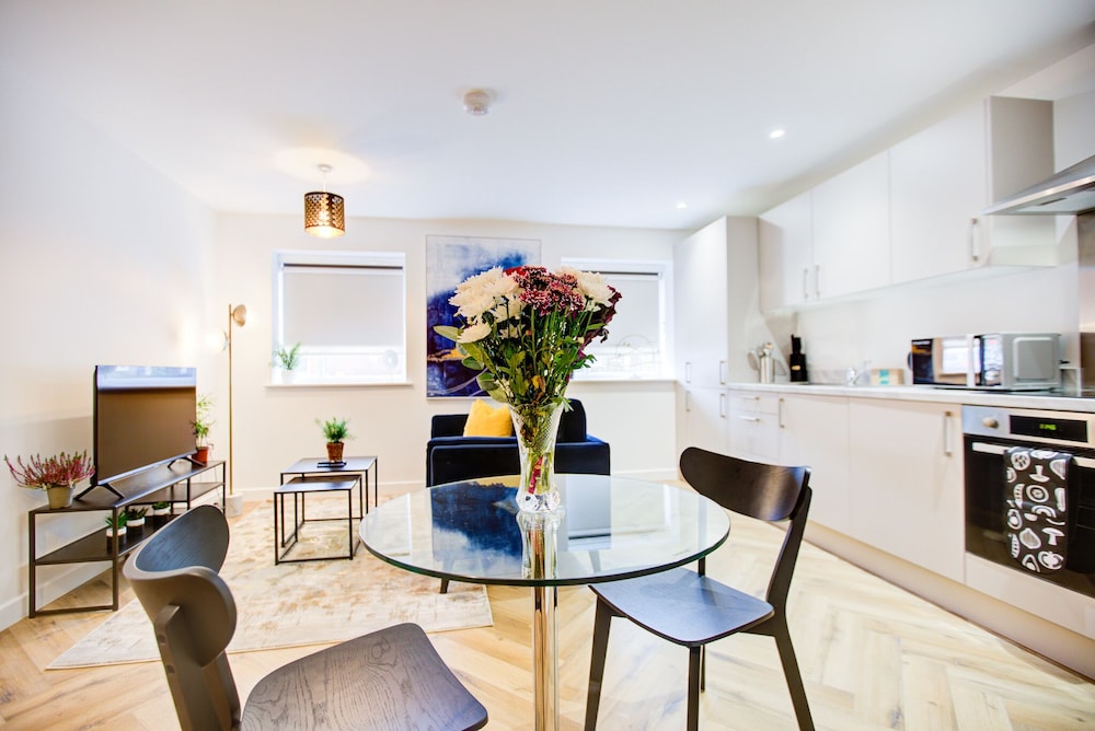 HybridResi Mitcham 28/42