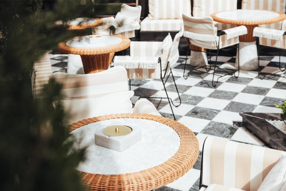 Sax Paris, LXR Hotels & Resorts 42/56