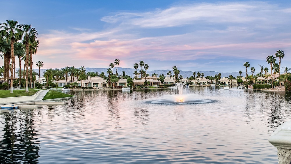 The Chateau at Lake La Quinta 70/78
