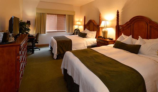 Alpine, Queen Bed, Accessible