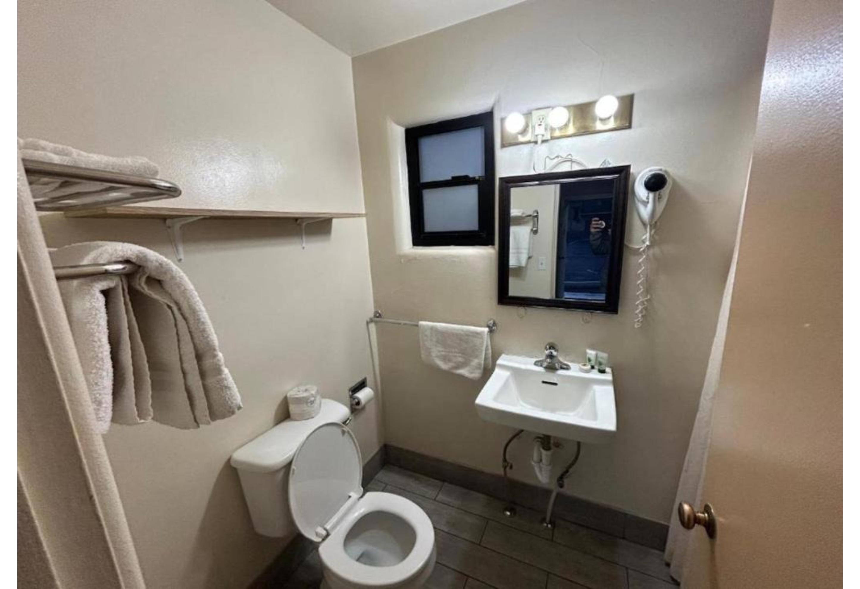 OYO 1001438 Motel6 Williams, AZ – Historic Route 66 24/26