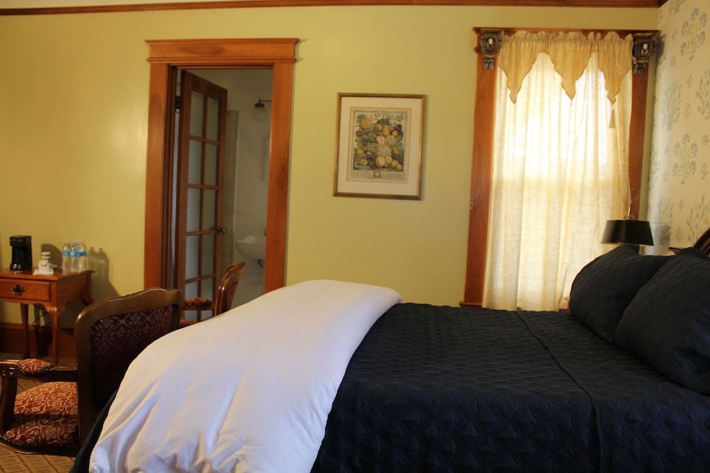Pacific Grove Inn 13/79