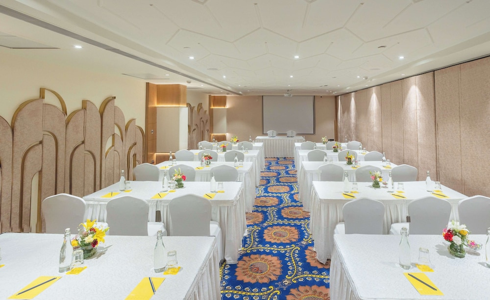 GOLDEN TULIP JAIPUR 46/50
