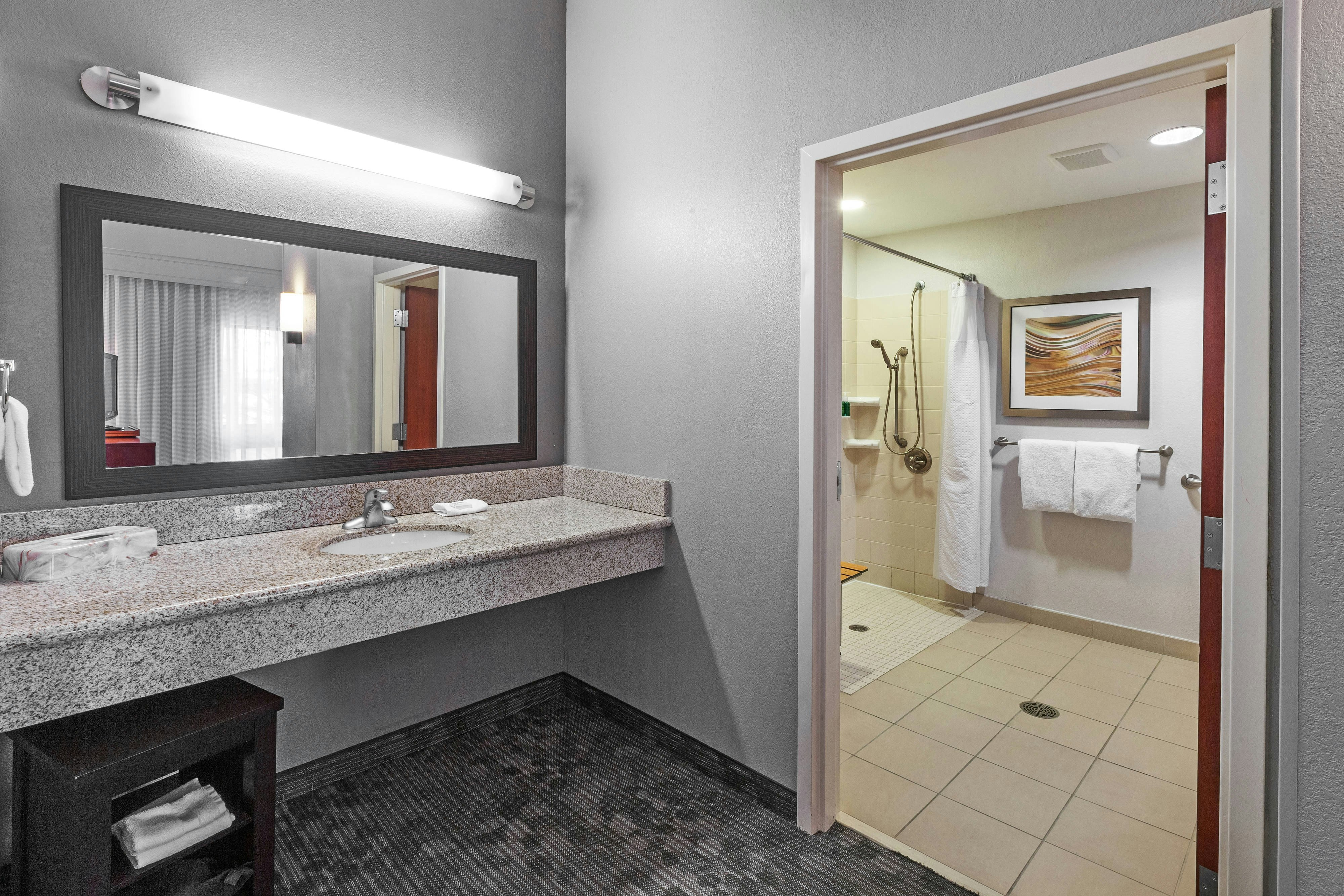 Courtyard Tulsa Woodland Hills 54/56